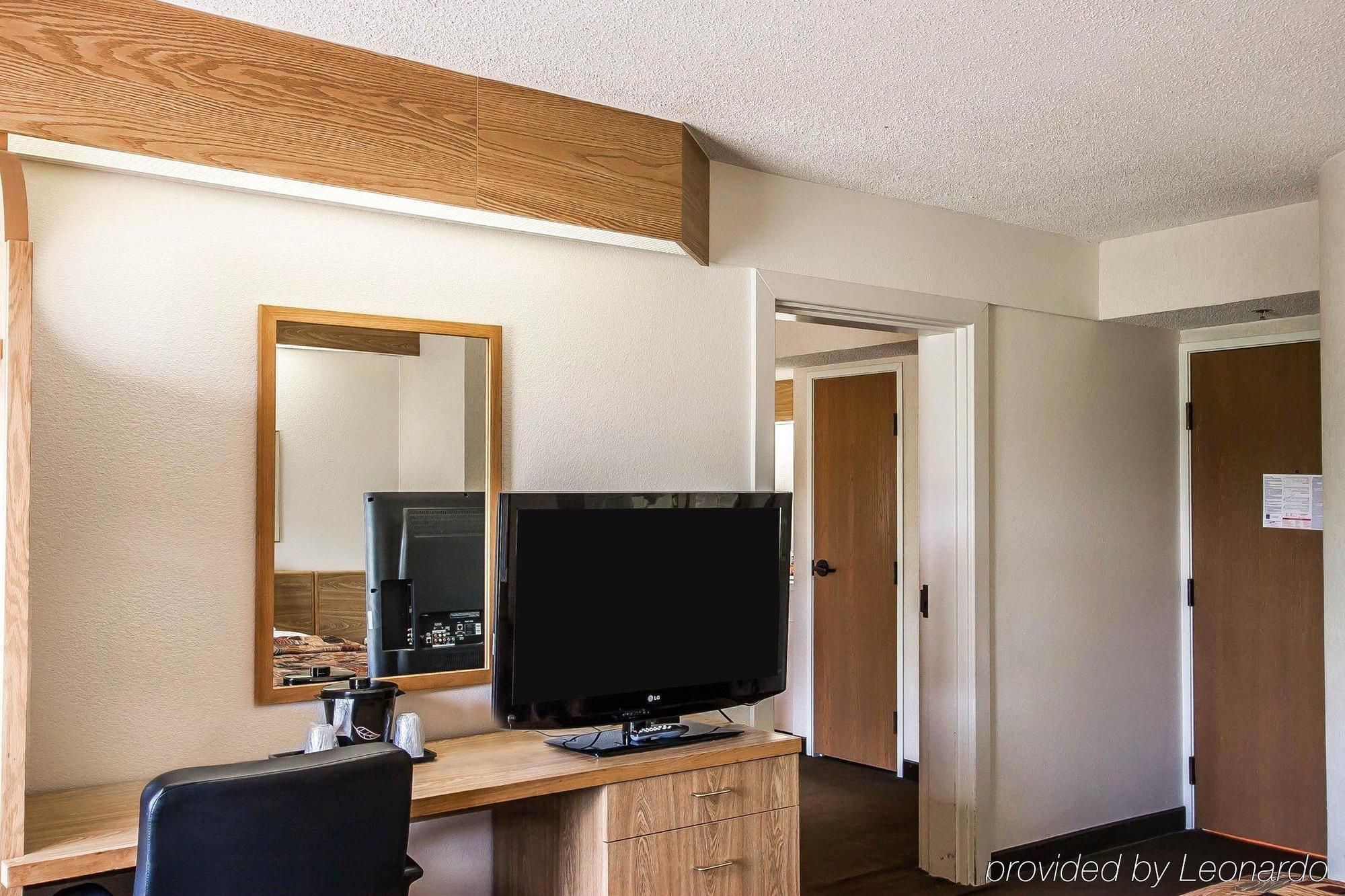 Travelodge By Wyndham Flowood Εξωτερικό φωτογραφία