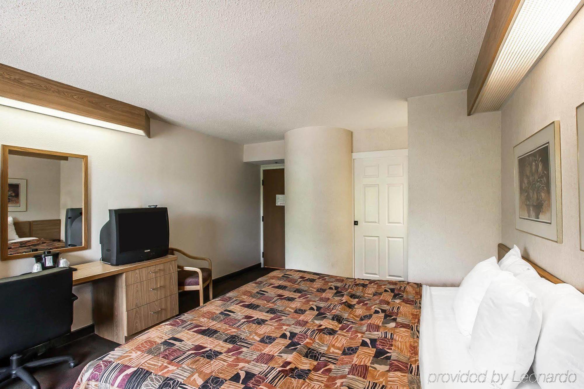 Travelodge By Wyndham Flowood Εξωτερικό φωτογραφία