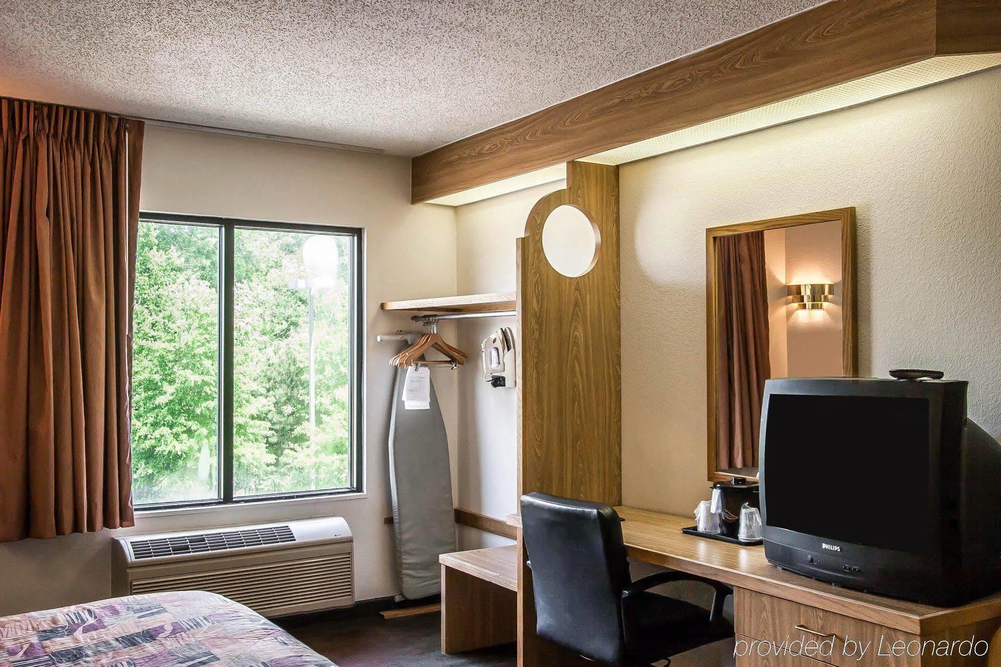Travelodge By Wyndham Flowood Εξωτερικό φωτογραφία