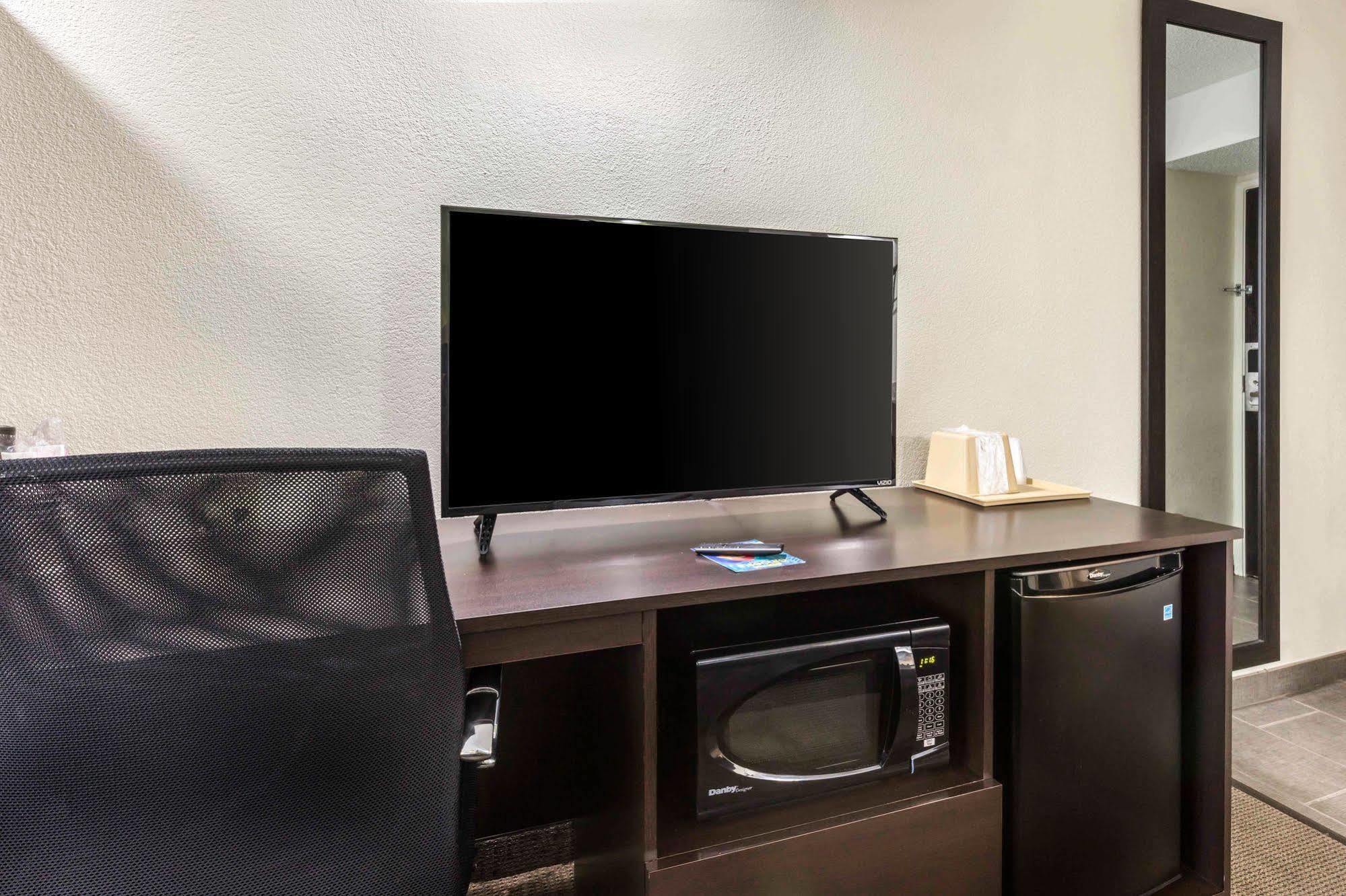 Travelodge By Wyndham Flowood Εξωτερικό φωτογραφία